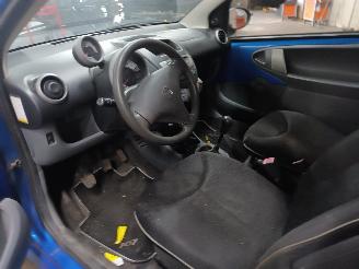 Peugeot 107 107 Hatchback 1.0 12V (384F(1KR)) [50kW]  (06-2005/05-2014) picture 5