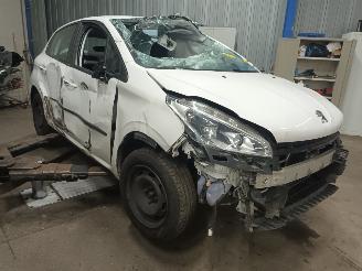 Peugeot 208 208 I (CA/CC/CK/CL) Hatchback 1.2 Vti 12V PureTech 82 (EB2F(HMZ)) [60k=
W]  (03-2012/12-2019) picture 2