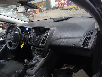 Ford Focus Focus 3 Wagon Combi 1.0 Ti-VCT EcoBoost 12V 100 (M2DA(Euro 5)) [74kW] =
 (02-2012/05-2018) picture 5