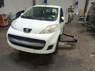 Purkuautot passenger cars Peugeot 107 107 Hatchback 1.0 12V (384F(1KR)) [50kW]  (06-2005/05-2014) 2009/4