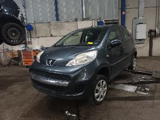 rozbiórka samochody osobowe Peugeot 107 107 Hatchback 1.0 12V (384F(1KR)) [50kW]  (06-2005/05-2014) 2009/1