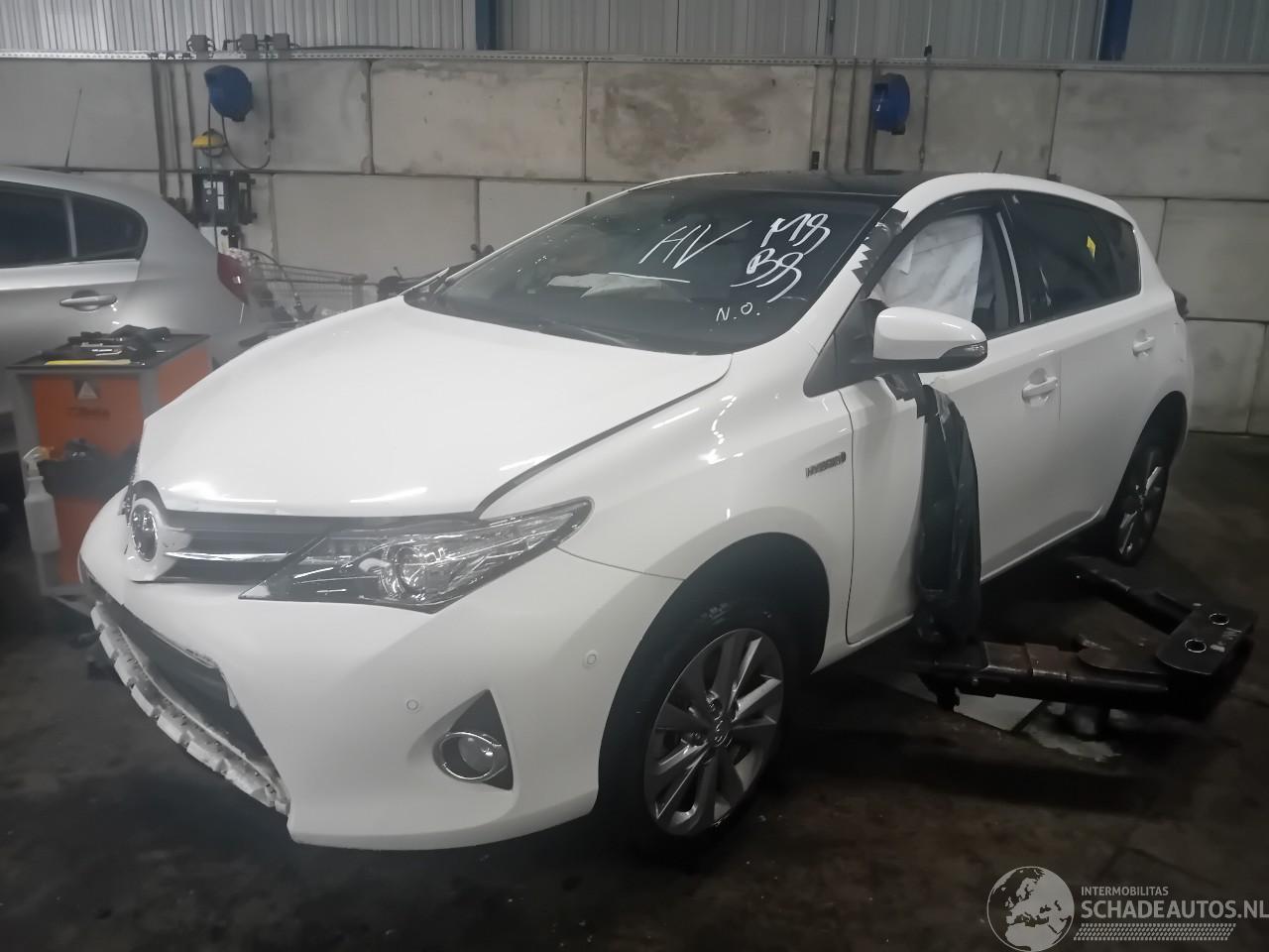 Toyota Auris Auris (E18) Hatchback 5-drs 1.8 16V Hybrid (2ZRFXE) [100kW]  (10-2012/=
03-2019)