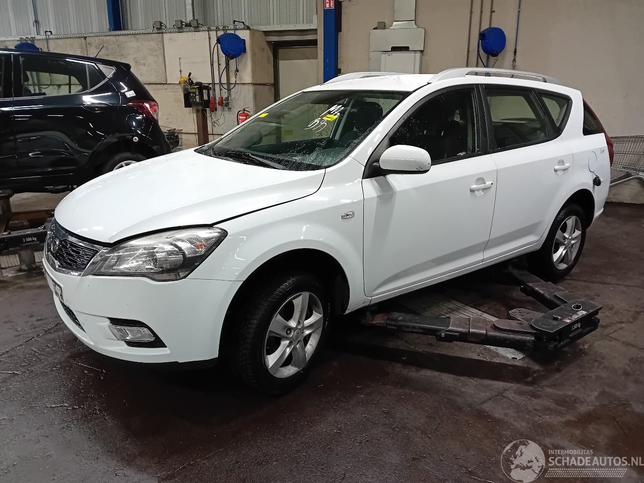 Kia Cee d Cee'd Sporty Wagon (EDF) Combi 1.4 16V (G4FA) [66kW]  (07-2009/12-2012=
)