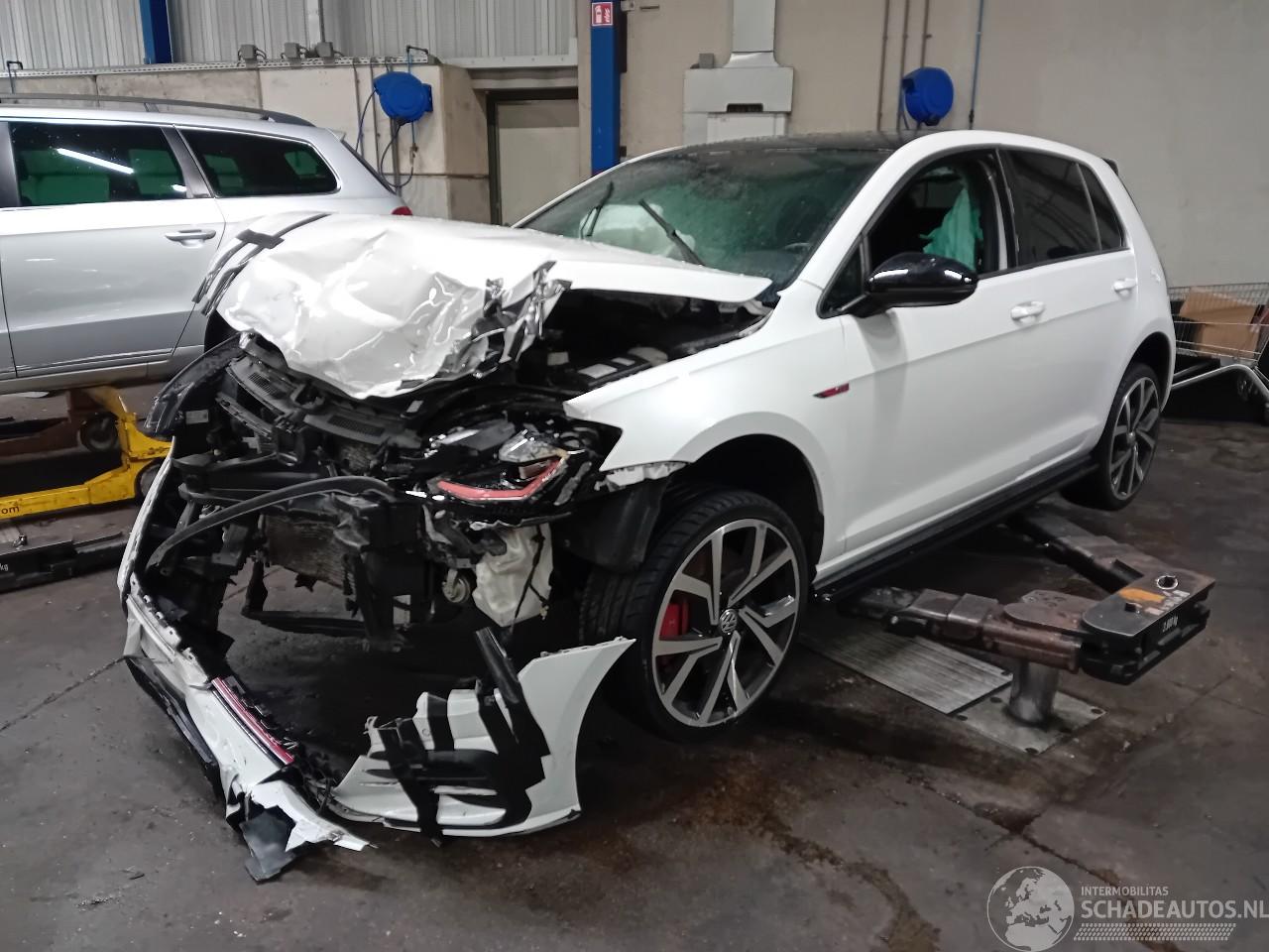 Volkswagen Golf Golf VII (AUA) Hatchback 2.0 GTI 16V Performance Package (DLBA) [180kW=
]  (03-2017/08-2020)