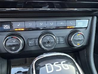 Skoda Superb Gereserveerd 1.6 TDI 120pk dsg aut + f1 Style Bus - pano - nap - xenon - rest bpm 1300 - keyless - front + side + line assist - elektr klep picture 50