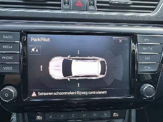 Skoda Superb Gereserveerd 1.6 TDI 120pk dsg aut + f1 Style Bus - pano - nap - xenon - rest bpm 1300 - keyless - front + side + line assist - elektr klep picture 35