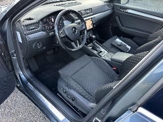 Skoda Superb Gereserveerd 1.6 TDI 120pk dsg aut + f1 Style Bus - pano - nap - xenon - rest bpm 1300 - keyless - front + side + line assist - elektr klep picture 20