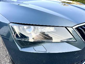 Skoda Superb Gereserveerd 1.6 TDI 120pk dsg aut + f1 Style Bus - pano - nap - xenon - rest bpm 1300 - keyless - front + side + line assist - elektr klep picture 122