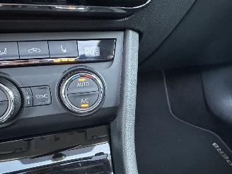 Skoda Superb Gereserveerd 1.6 TDI 120pk dsg aut + f1 Style Bus - pano - nap - xenon - rest bpm 1300 - keyless - front + side + line assist - elektr klep picture 49