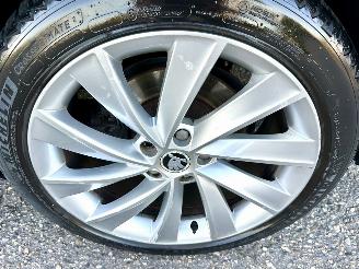Skoda Superb Gereserveerd 1.6 TDI 120pk dsg aut + f1 Style Bus - pano - nap - xenon - rest bpm 1300 - keyless - front + side + line assist - elektr klep picture 90