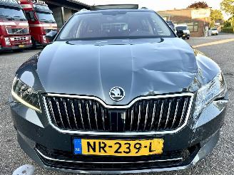 Skoda Superb Gereserveerd 1.6 TDI 120pk dsg aut + f1 Style Bus - pano - nap - xenon - rest bpm 1300 - keyless - front + side + line assist - elektr klep picture 114