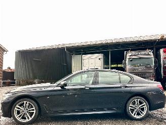 Damaged car BMW 7-serie 730d xDrive 265pk aut + f1 High Exe M-Ed - nap - schuifdak - hud - softclose - 360 cam - harman/kardon - luchtvering 2017/7