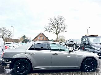 Damaged car Lancia Thema 3.0D V6 Turbo 190pk aut Platinum - xenon - navi - leer - memory - elektr rollo - stoelverw v+a 2013/7