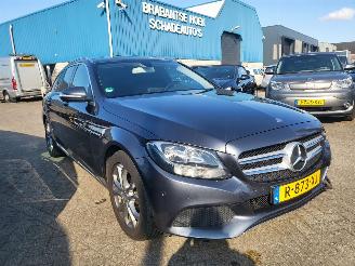 Vaurioauto  passenger cars Mercedes C-klasse C180  Estate 180 Ambition 90d km rijdbaar nwe APK 2015/4
