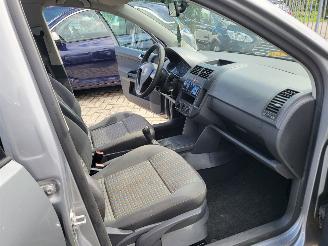 Volkswagen Polo Polo 1.2 Trendline 5 drs NIEUWE APK door inruil verkregen picture 12