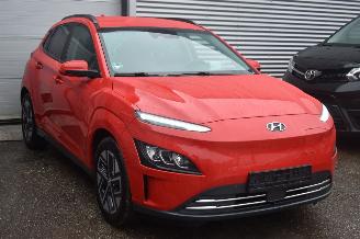 Hyundai Kona 64Kwh Comfort 204Pk SOH 100% 3FASE *Navi/Clima/Camera/Stoelverwarming picture 2
