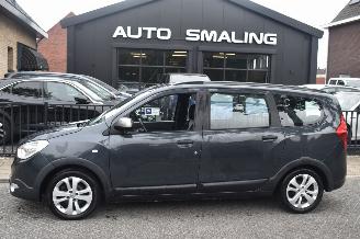 damaged passenger cars Dacia Lodgy 1.3 Tce Stepway 7 Personen 131Pk *Navi/Airco/Camera 2021/10
