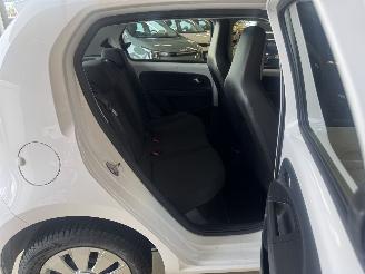 Volkswagen Up! 1.0 44kw AIRCO picture 19