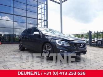 demontáž osobní automobily Volvo V-60 V60 I (FW/GW), Combi, 2010 / 2018 2.4 D6 20V AWD Twin Engine Plug-in Hybrid 2015/8
