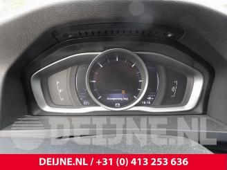 Volvo V-60 V60 I (FW/GW), Combi, 2010 / 2018 2.0 D2 16V picture 28