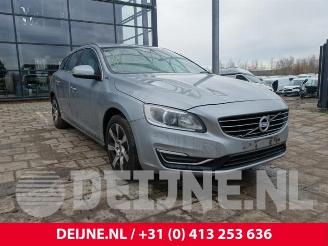 Salvage car Volvo V-60 V60 I (FW/GW), Combi, 2010 / 2018 2.4 D6 20V Plug-in Hybrid AWD 2013/5