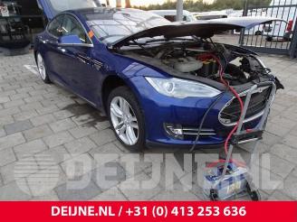 rozbiórka samochody osobowe Tesla Model S Model S, Liftback, 2012 85 2015/11