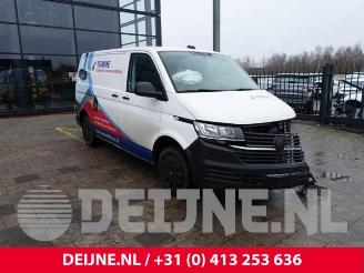 Vrakbiler auto Volkswagen Transporter Transporter T6, Van, 2015 / 2024 2.0 TDI 2021/1