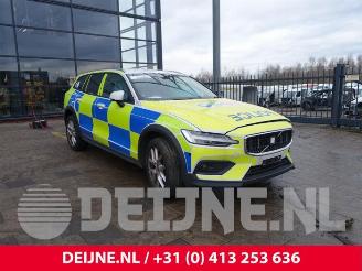 Autoverwertung Volvo V-60 V60 Cross Country II (ZZ), Combi, 2018 2.0 B4 16V Mild Hybrid AWD 2023/1