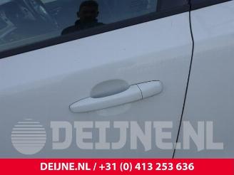 Volvo V-40 V40 (MV), Hatchback 5-drs, 2012 / 2019 1.6 D 16V picture 13