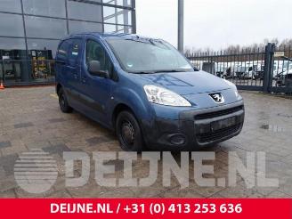 Coche siniestrado Peugeot Partner Partner (GC/GF/GG/GJ/GK), Van, 2008 / 2018 1.6 HDI 90 16V 2010/4