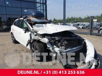 Vrakbiler auto Volvo V-60 V60 I (FW/GW), Combi, 2010 / 2018 2.0 T4 16V 2018/3