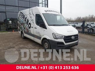 Salvage car Hyundai H-350 H-350, Van, 2015 2.5 CRDi 2016/12