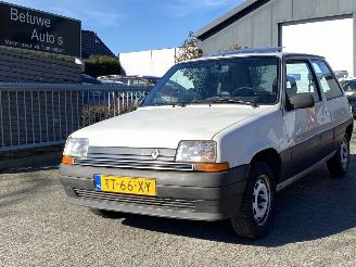 Vaurioauto  passenger cars Renault 5 1.1 SL 1988/11