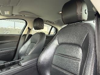 Jaguar XE 2.0 D Portolio Camera Leer Clima EURO-6 picture 8