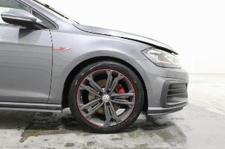 Volkswagen Golf  picture 6