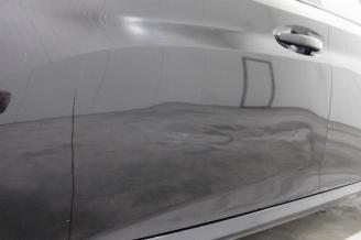 Peugeot 208  picture 8