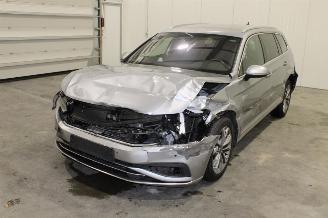 Vaurioauto  passenger cars Volkswagen Passat  2021/3