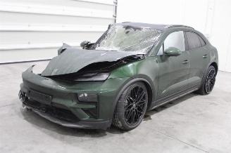 Purkuautot passenger cars Porsche Macan  2024/9