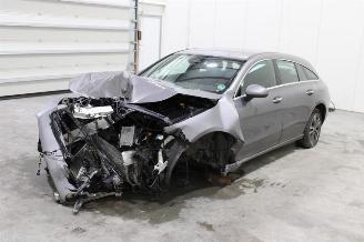 damaged passenger cars Mercedes Cla-klasse CLA 250 2023/12