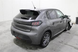 Peugeot 208  picture 3