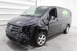 damaged passenger cars Mercedes Vito  2022/11