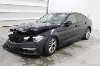 Salvage car BMW 5-serie 520 2018/10