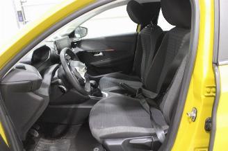Peugeot 208  picture 11