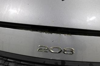 Peugeot 208  picture 13