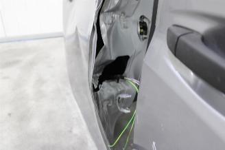 Peugeot 208  picture 12
