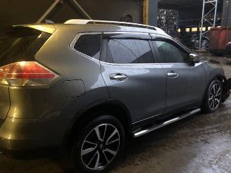 Coche siniestrado Nissan X-Trail  2016/1
