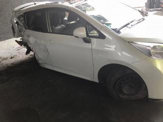 Salvage car Toyota Verso S DIESEL - 1364CC - 66KW - EURO 5B 2015/2