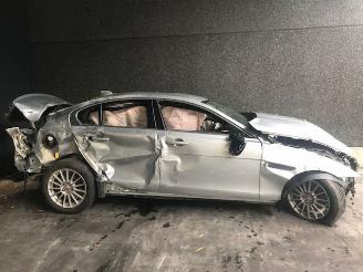 Sloopauto Jaguar XE  2018/1