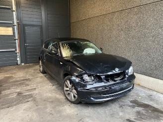 Vrakbiler auto BMW 1-serie 116I E81 2010/1
