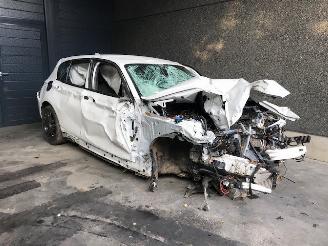 Coche siniestrado BMW 1-serie (F20) Hatchback 5-drs 2010 / 2019 118i 1.5 TwinPower 12V Hatchback 4Dr Benzine 1.499cc 100kW 2018/12